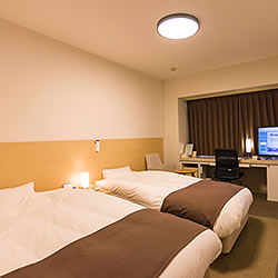 旅の疲れを癒す ゆったりとスペースをとったゲストルーム