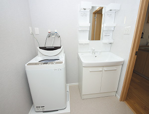 脱衣所、洗面台、洗濯機