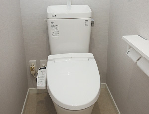 温水洗浄便座付きトイレ