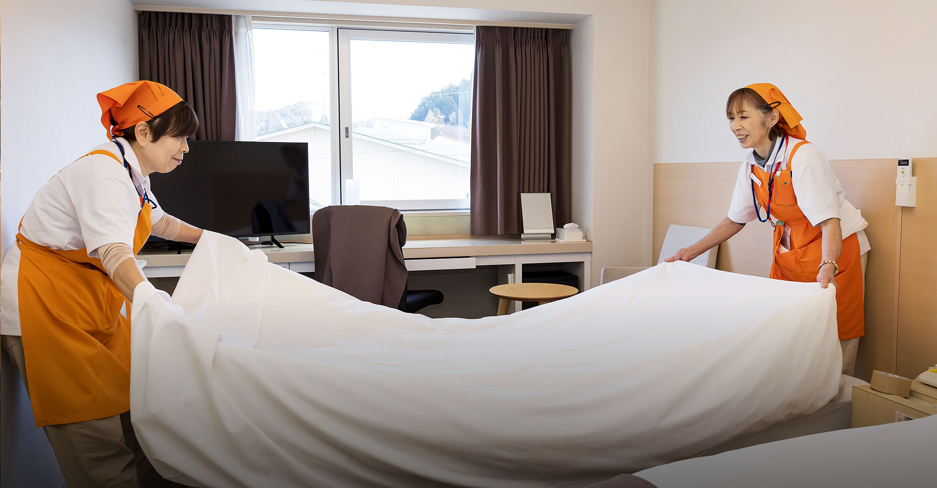 フロンティア観光株式会社 6